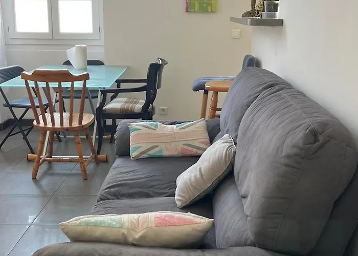 Two Bedroom Apartment Near Old Town